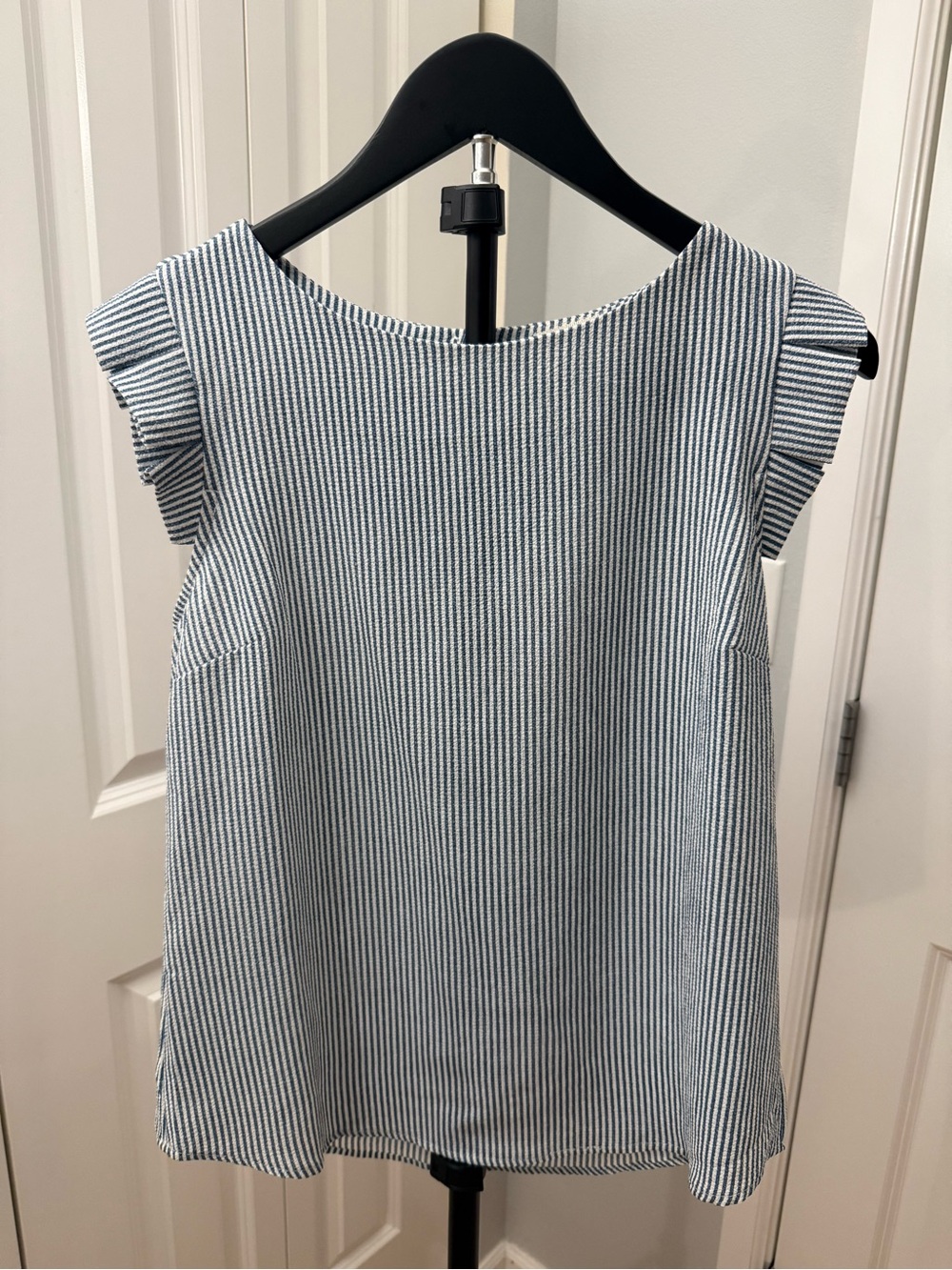 Monteau Blue & White Striped Sleeveless Tank Top